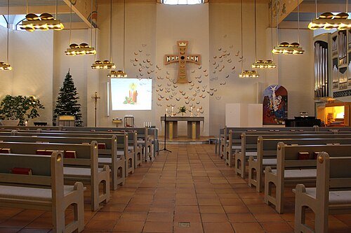 Sankt Mikaels kyrka, intérieur