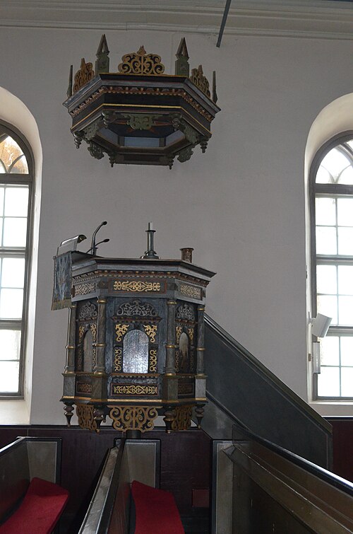 By kyrka, interno