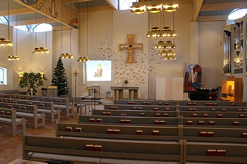 Sankt Mikaels kyrka, intérieur