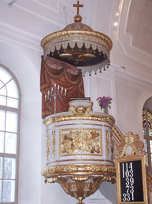 Högsjö nya kyrka, interno