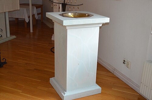 Björkhällakyrkan, interno