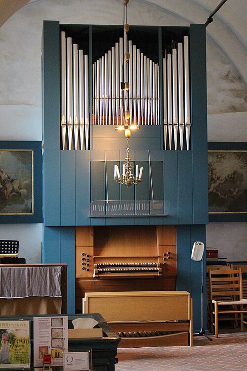 Orkesta kyrka, intérieur