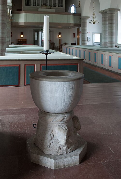 Kastlösa kyrka, interno