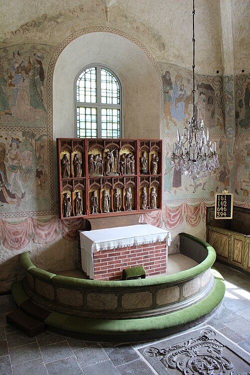Husby-Sjutolfts kyrka, interno