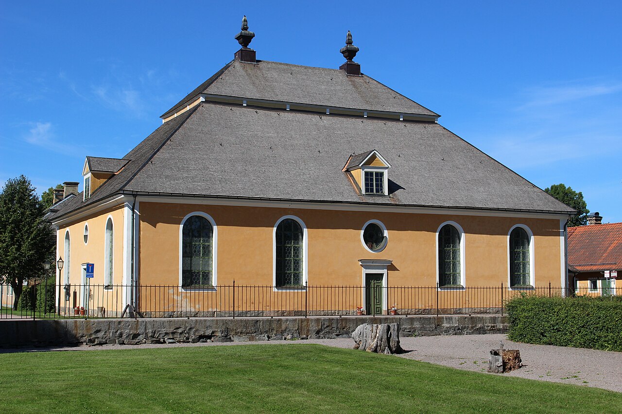 Lövstabruks kyrka