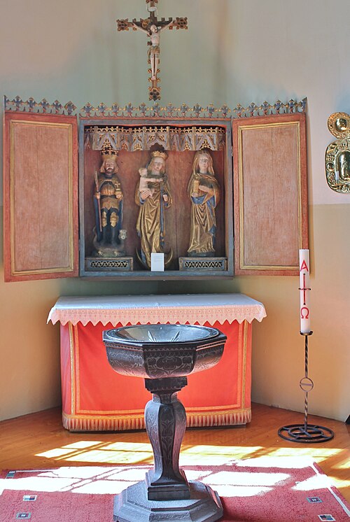 Källa nya kyrka, interno