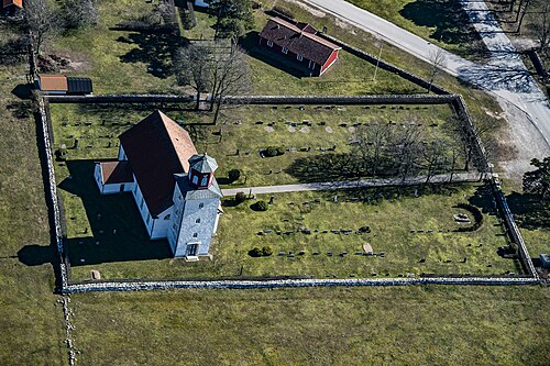 Gårdby kyrka