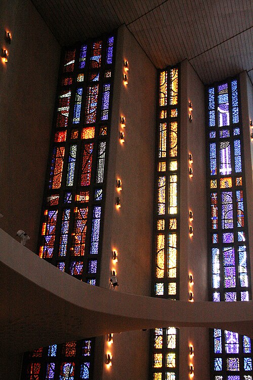 Uppenbarelsekyrkan, interno